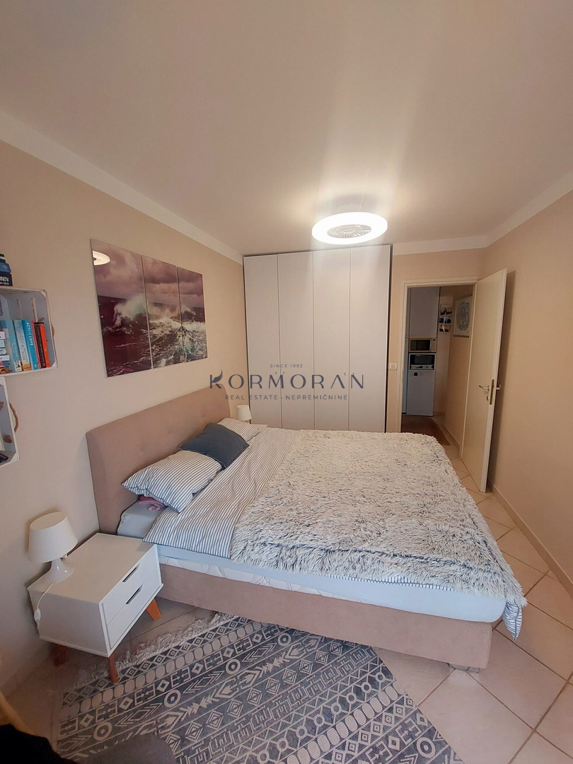 Apartma v pritličju s pogledom na morje